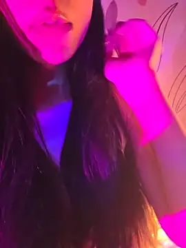 Snapshot of aloneathome chatting on 12-19-25, 06:27 aloneathome online show from 12-19-25, 06:27