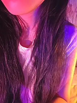 Snapshot of aloneathome chatting on 03-15-26, 10:33 aloneathome online show from 03-15-26, 10:33