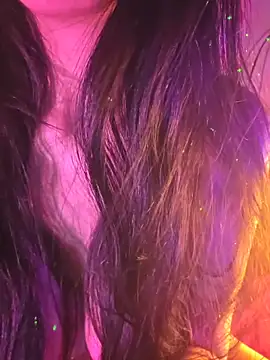 Snapshot of aloneathome chatting on 12-21-25, 07:21 aloneathome online show from 12-21-25, 07:21