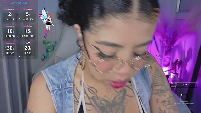 Snapshot of foxxy-lov3 chatting on 10-11-25, 12:39 foxxy-lov3 online show from 10-11-25, 12:39