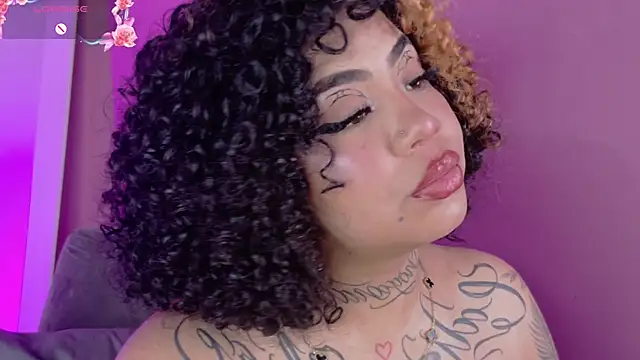 foxxy-lov3 online show from 05-11-26, 02:18