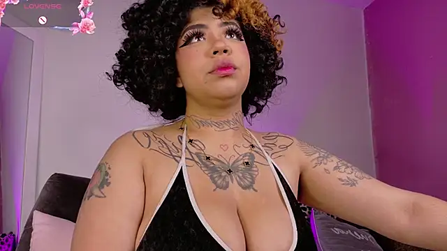 foxxy-lov3 online show from 02-01-26, 12:36