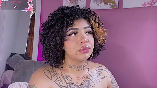 foxxy-lov3 online show from 03-24-26, 02:28