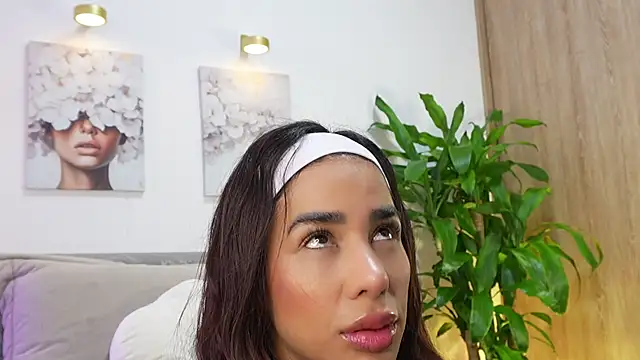 katie cruz online show from 05-25-26, 11:09