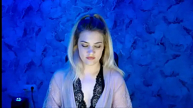 nika gold1 online show from 12-14-25, 07:41