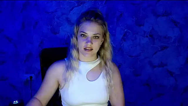 Snapshot of nika_gold1 chatting on 06-28-26, 06:47 nika gold1 online show from 06-28-26, 06:47