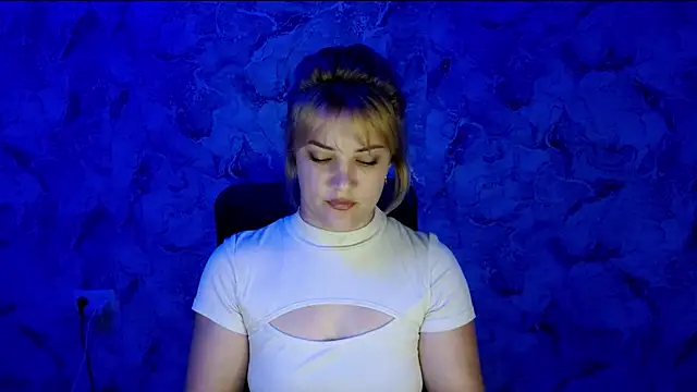 Snapshot of nika_gold1 chatting on 07-14-26, 04:24 nika gold1 online show from 07-14-26, 04:24