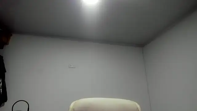 dominique21  online show from 10-05-25, 01:07
