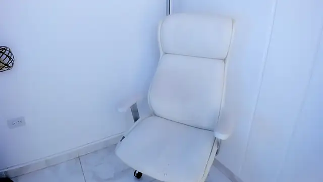 dominique21  online show from 11-13-25, 05:44