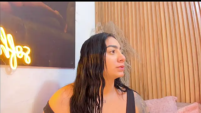 sofhiaa adaams online show from 06-04-26, 11:20