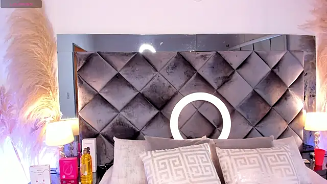 sofhiaa adaams online show from 10-25-25, 10:43