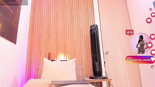 sofhiaa adaams online show from 07-25-26, 10:38
