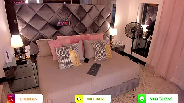 Snapshot of sofhiaa_adaams chatting on 03-10-25, 10:55 sofhiaa adaams online show from 03-10-25, 10:55