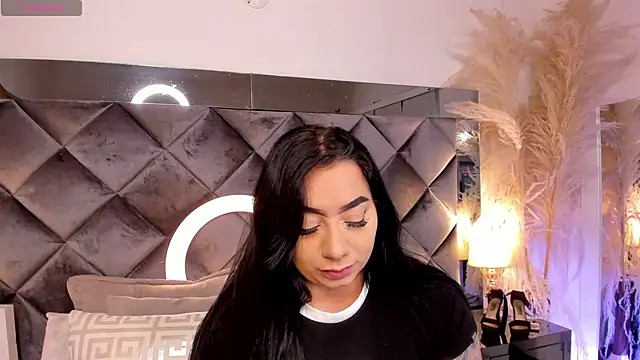 Snapshot of sofhiaa_adaams chatting on 10-17-25, 10:11 sofhiaa adaams online show from 10-17-25, 10:11