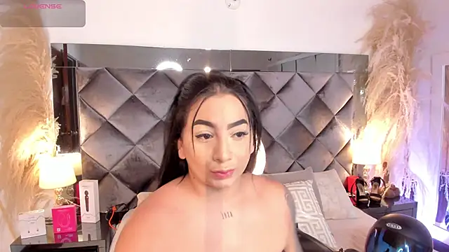 sofhiaa adaams online show from 11-01-25, 11:09