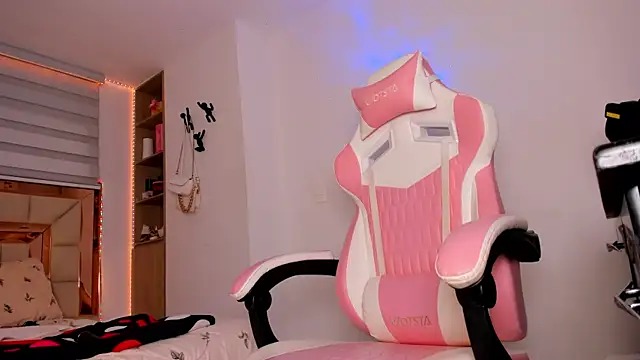 andreafernandz online show from 03-07-26, 03:35