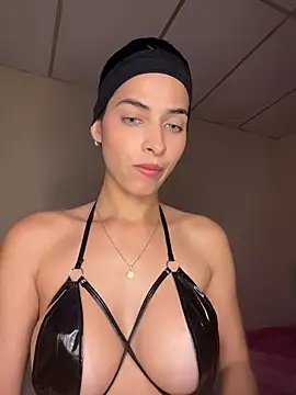 Snapshot of violetta-brown1 chatting on 07-14-26, 02:05 violetta-brown1 online show from 07-14-26, 02:05