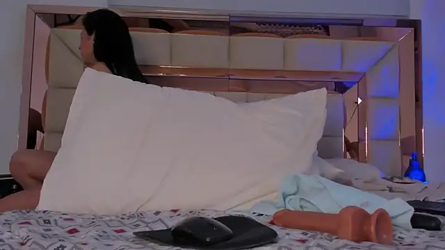 violetta-brown1 online show from 01-30-25, 04:16