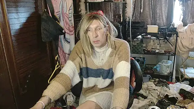 Ombeline1 online show from 11-22-25, 02:16