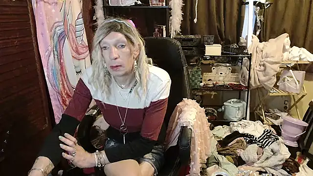 Ombeline1 online show from 11-05-25, 06:27