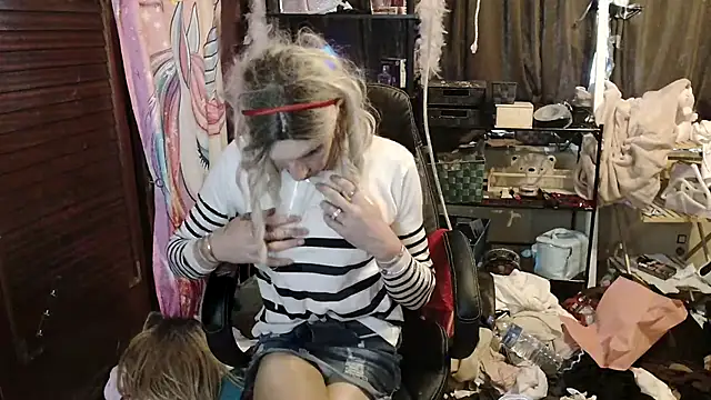 Ombeline1 online show from 11-03-25, 02:09