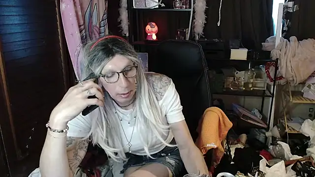 Ombeline1 online show from 10-22-25, 04:39