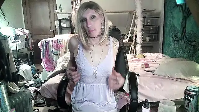 Ombeline1 online show from 03-08-25, 10:02