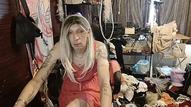 Ombeline1 online show from 11-13-25, 10:41