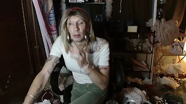 Ombeline1 online show from 10-24-25, 07:35