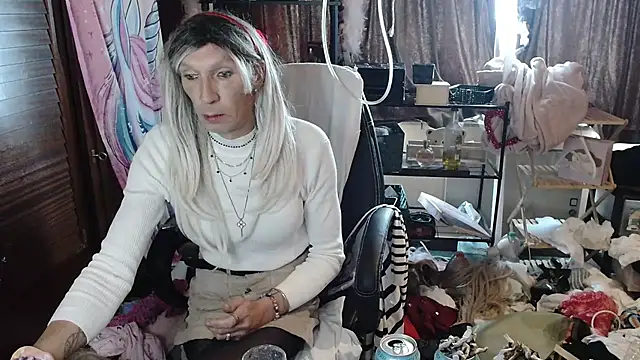 Ombeline1 online show from 10-19-25, 12:08