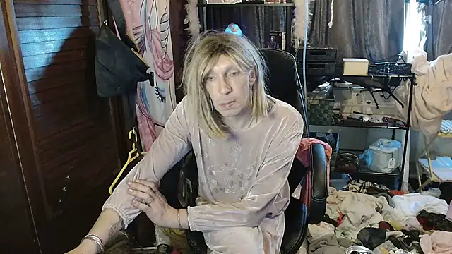 Ombeline1 online show from 11-21-25, 10:58