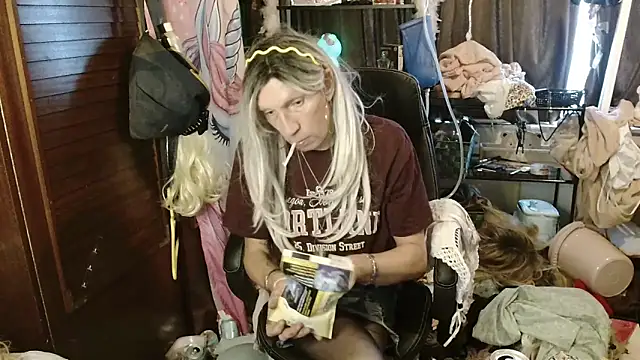 Ombeline1 online show from 12-04-25, 12:26