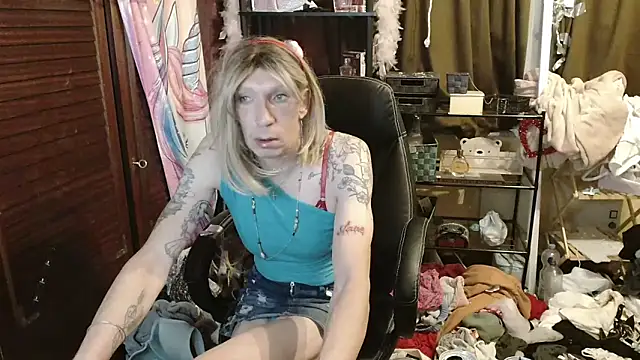 Ombeline1 online show from 10-27-25, 02:01