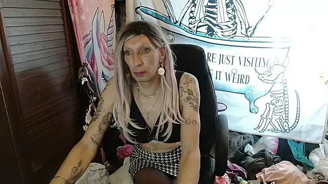 Ombeline1 online show from 03-12-26, 12:53