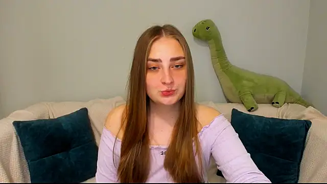 Snapshot of MilliStrii chatting on 05-19-26, 01:32 MilliStrii online show from 05-19-26, 01:32