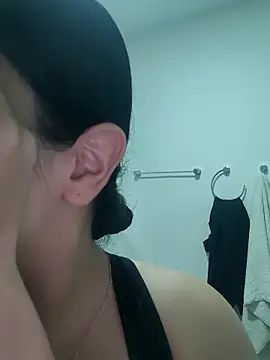 Lia Hurley online show from 03-13-25, 12:56