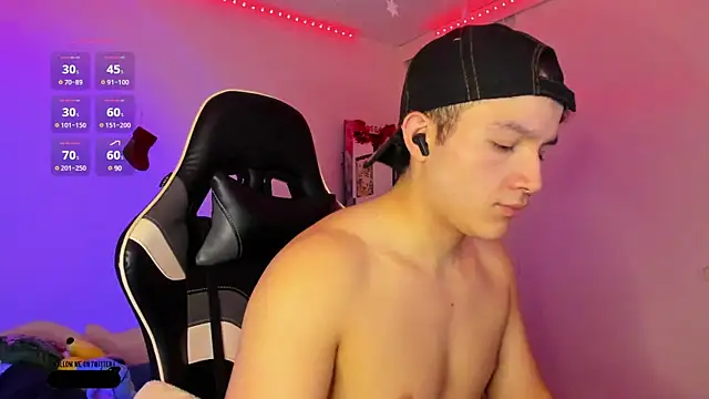 Snapshot of AustinSummerr chatting on 12-31-24, 12:46 AustinSummerr online show from 12-31-24, 12:46