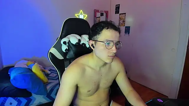 Snapshot of AustinSummerr chatting on 01-25-25, 01:30 AustinSummerr online show from 01-25-25, 01:30