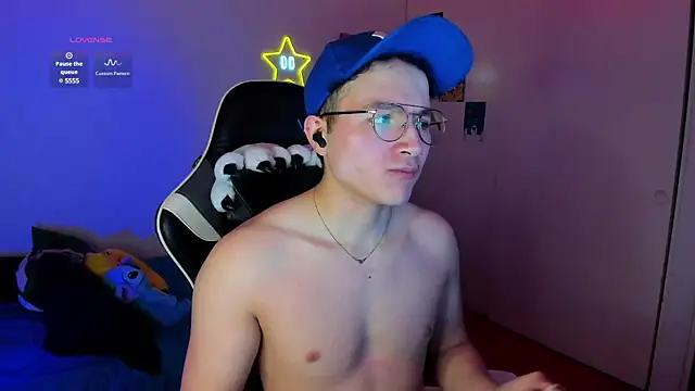 Snapshot of AustinSummerr chatting on 01-22-25, 01:32 AustinSummerr online show from 01-22-25, 01:32