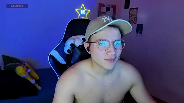 Snapshot of AustinSummerr chatting on 01-20-25, 01:32 AustinSummerr online show from 01-20-25, 01:32