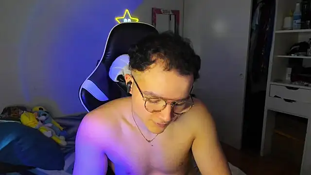 Snapshot of AustinSummerr chatting on 02-04-25, 01:38 AustinSummerr online show from 02-04-25, 01:38