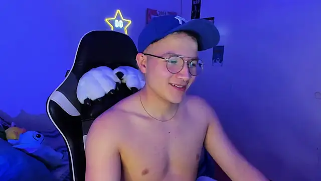 Snapshot of AustinSummerr chatting on 01-31-25, 01:02 AustinSummerr online show from 01-31-25, 01:02