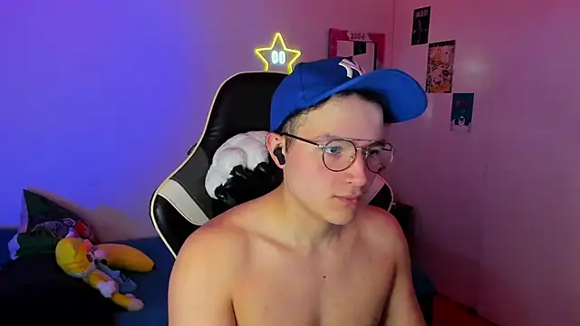 Snapshot of AustinSummerr chatting on 01-21-25, 01:32 AustinSummerr online show from 01-21-25, 01:32