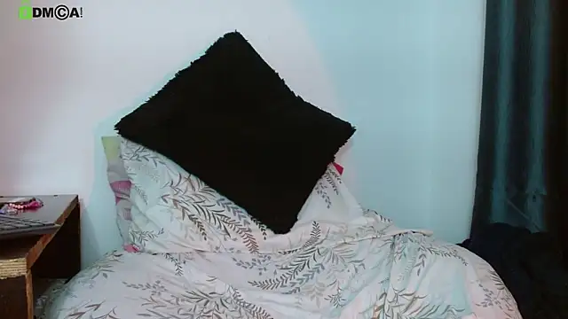 Hot Candy  online show from 11-03-25, 12:16