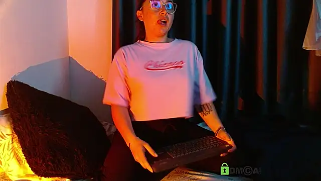 Hot Candy  online show from 09-18-25, 02:14