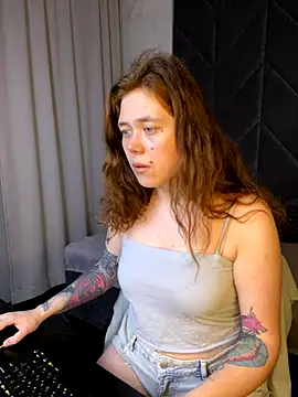 SophiePure online show from 10-29-25, 08:52