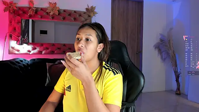 AmelyaMann online show from 06-17-26, 12:59