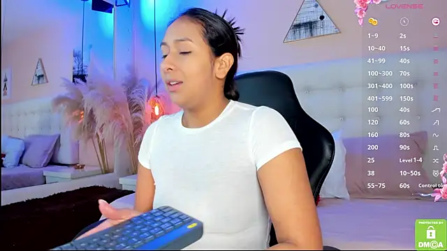 Snapshot of AmelyaMann chatting on 03-21-25, 12:39 AmelyaMann online show from 03-21-25, 12:39