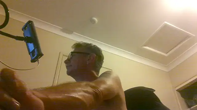 Snapshot of butseriouslykahnt chatting on 01-21-25, 06:45 butseriouslykahnt online show from 01-21-25, 06:45