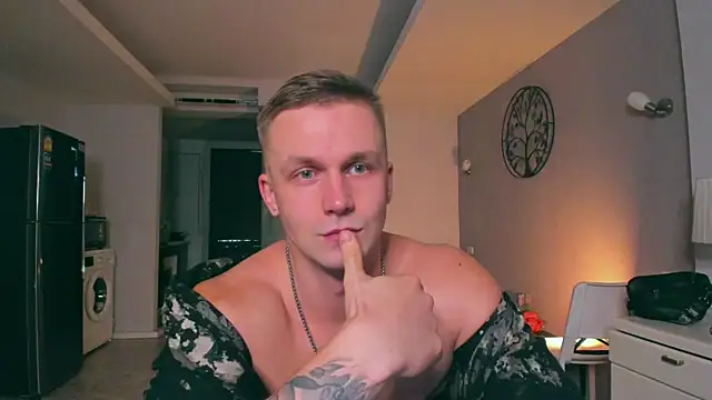 Samuel Andrew online show from 09-30-25, 04:40